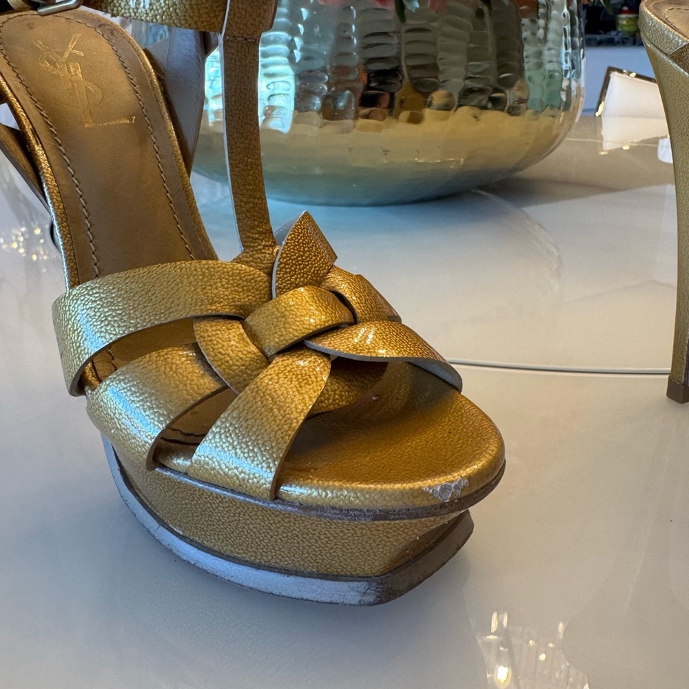 Yves Saint Laurent tribute antique patent Gold platform heels - Picture 6 of 7